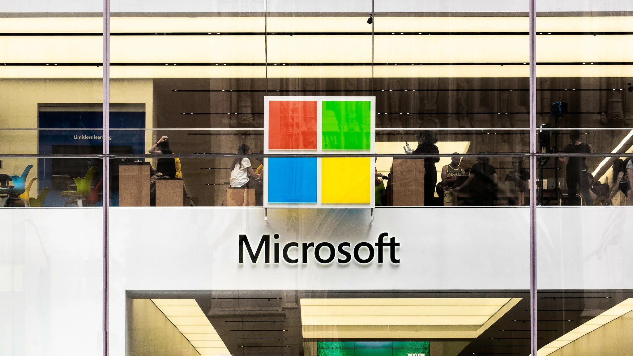 Microsoft c 2025. Сотрудники microsoft. корпорация майкрософт фото. логотип майкрософт 2025. штат сотрудников майкрософт.