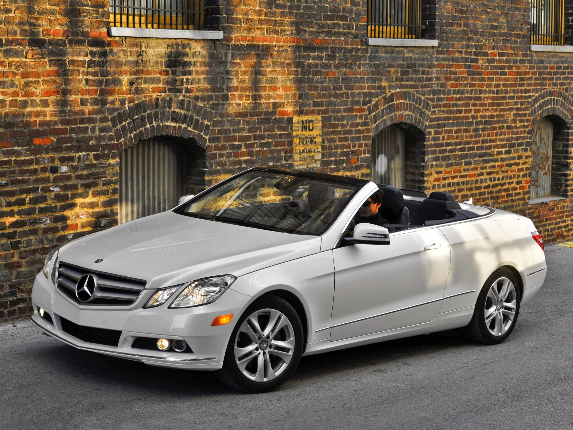 Купить мерседес кабриолет. Mercedes Benz e 350 Cabrio. Mercedes Benz e class Cabriolet 2010. Mercedes-Benz w212 Cabrio. Mercedes w212 Cabrio.