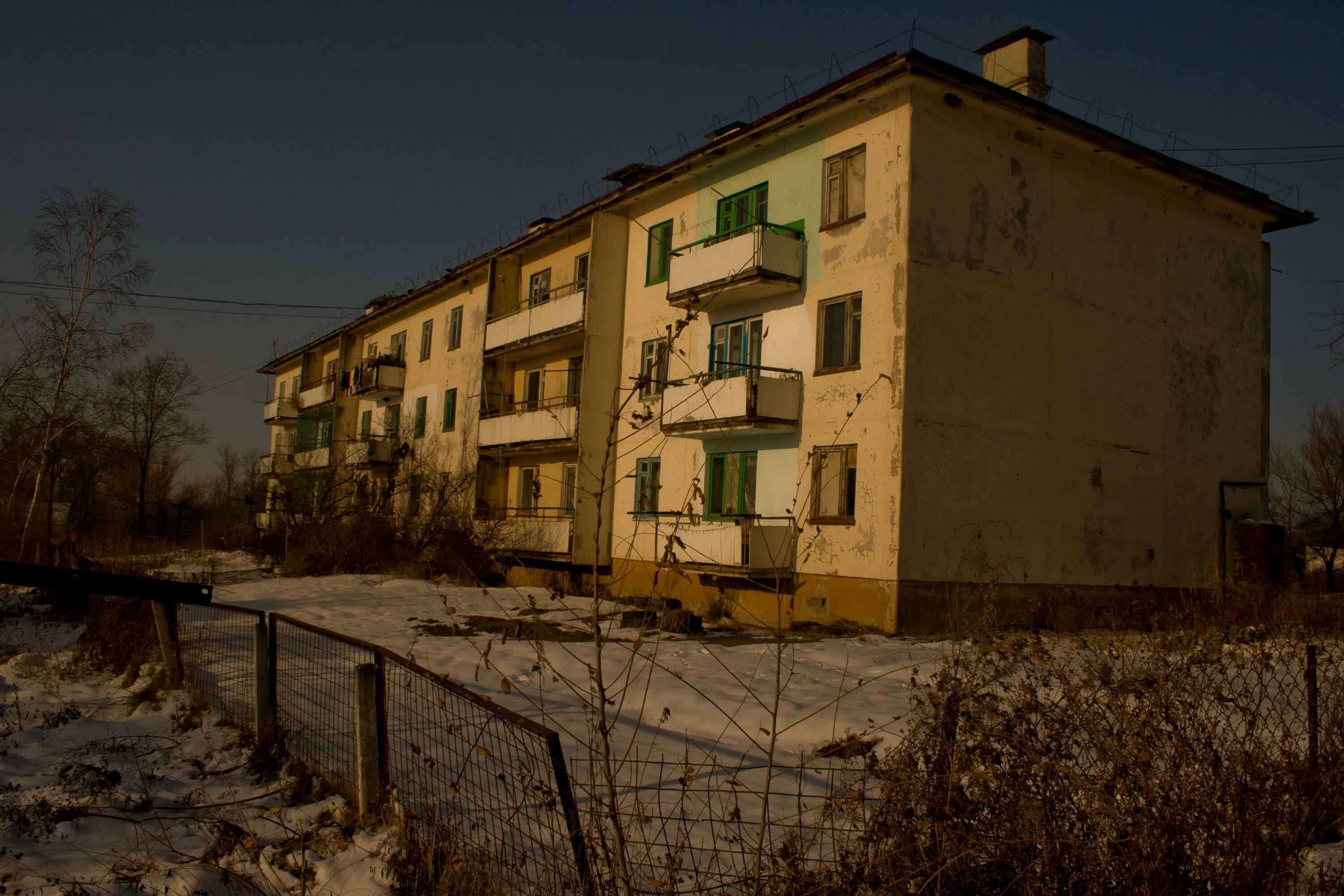 Этажного панельного. Панельные хрущевки. Дом хрущевка. Хрущёвка 3 этажная. Советские панельные дома.