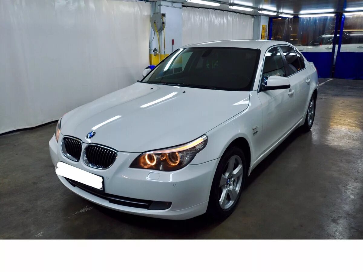 BMW 525 e60 белая. BMW e60 2009 белый. BMW e60 Рестайлинг белый. Белый БМВ 525. Е60 2009