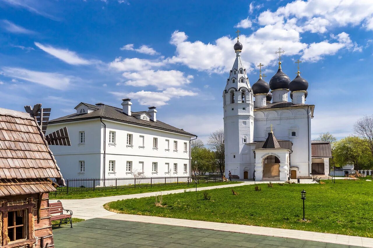 Входоиерусалимская Церковь Верея. Спасский монастырь (Верея). Верейский Кремль Верея. Верея Наро-Фоминский район.