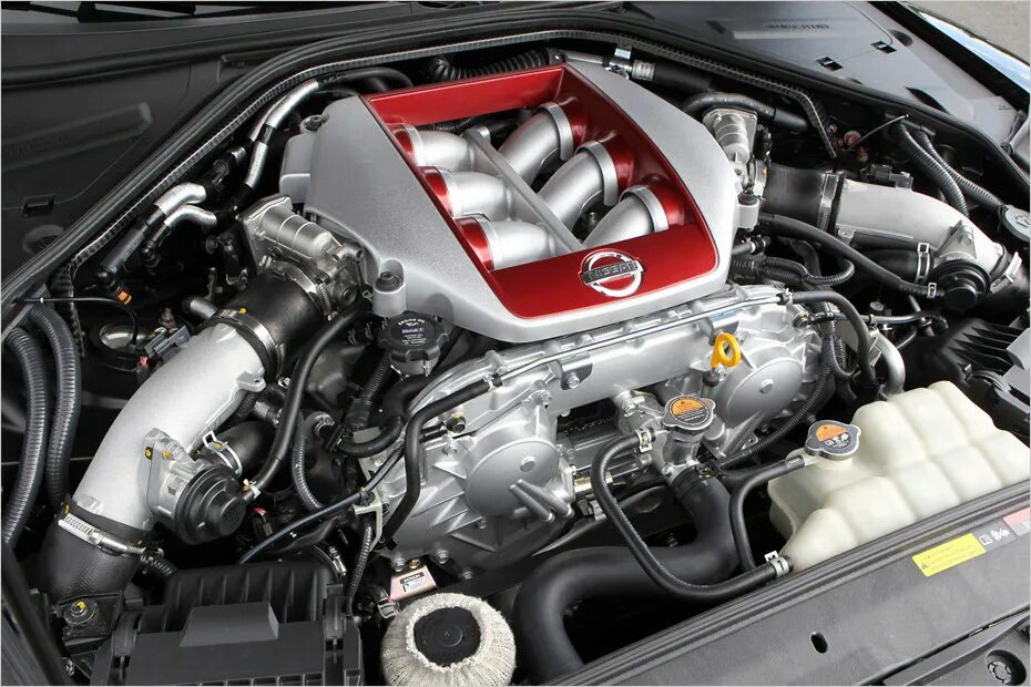 Двиг ниссан. Двигатель Ниссан ГТР. Мотор от Ниссан ГТР. Ниссан GTR 35 двигатель. Мотор Nissan Skyline GTR 34.