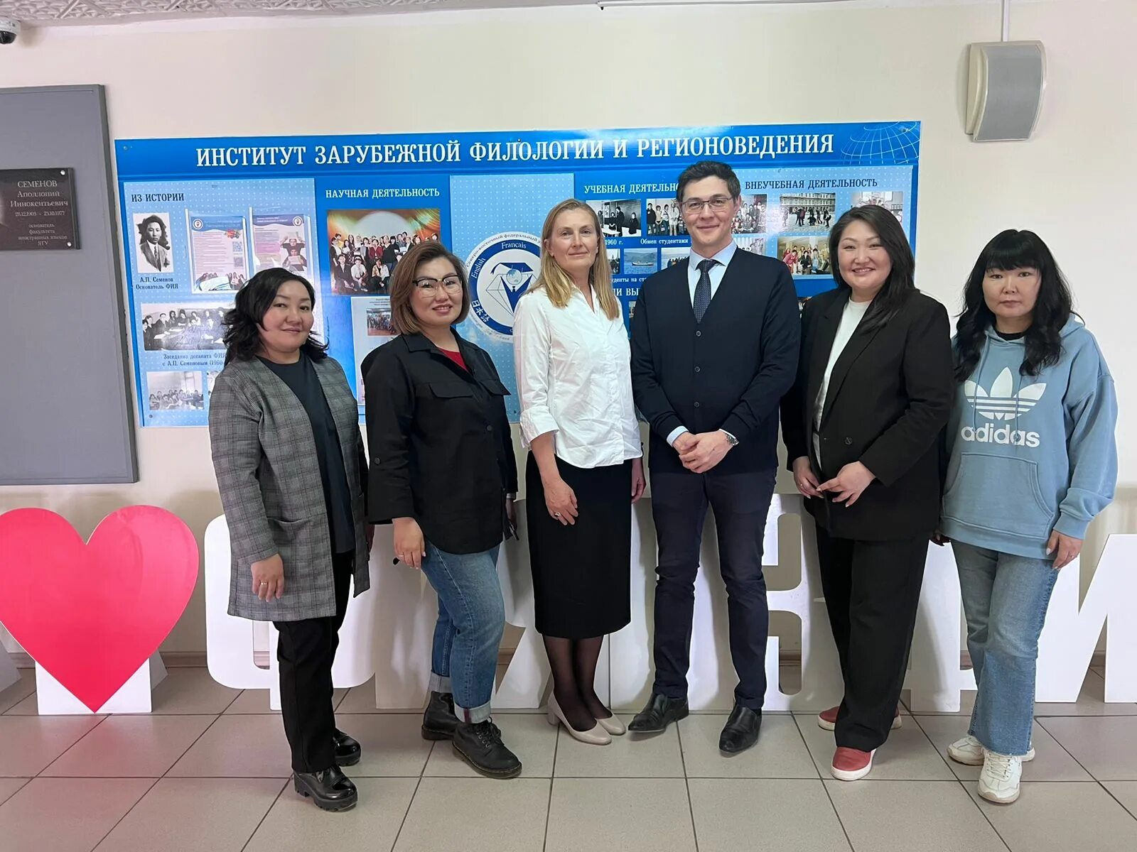 Коллектив кафедры. Преподаватели иностранных языков иняз. Зав кафедры иностранных языков. Рхту кафедра иностранных языков преподаватели. Кафедра иностранных языков вгму сотрудники.