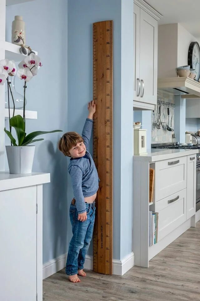 Ростомер деревянный детский на стену. Ростомер "дерево". Идеи ростомера. Красивый детский в доме измеритель роста на стене.