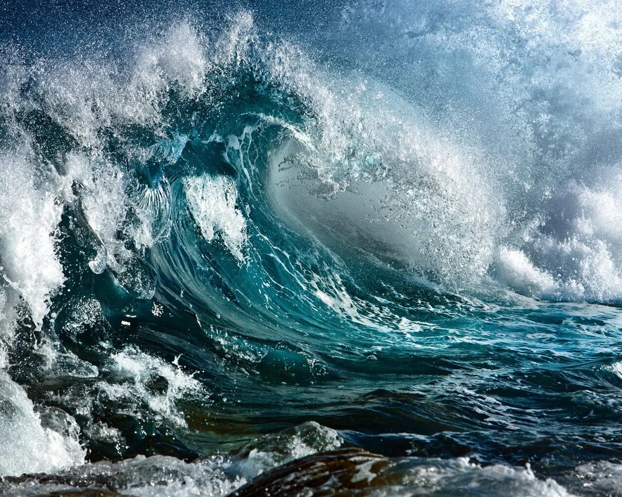 Шум воды моря. Море шторм. Море, волны. Бушующее море. Бурное море.