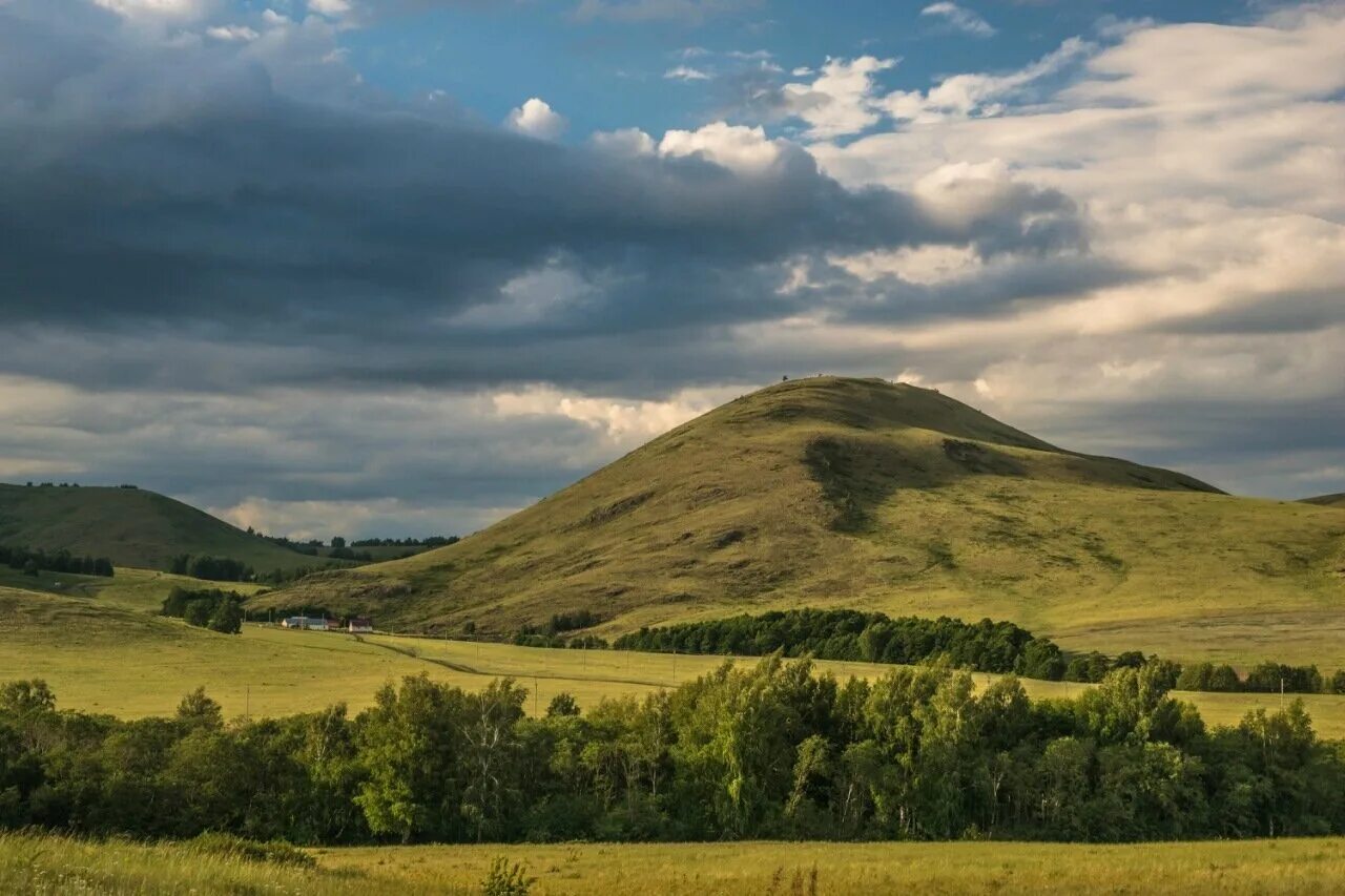 Курган холм. Холм ккамлан. Музей-заповедник кярнаве. Камеры холма. Южный урал сибай.