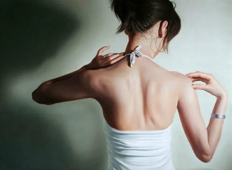 референс спины девушки. исполосованная спина девушки. аниме покрас туториал. референс спины девушки. женская спина референс.