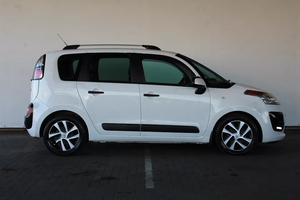 Бензин ситроен с3 пикассо. Ситроен с3 пикассо. citroen c3 picasso 2013. citroen c3 picasso i. citroen c3 picasso белый.