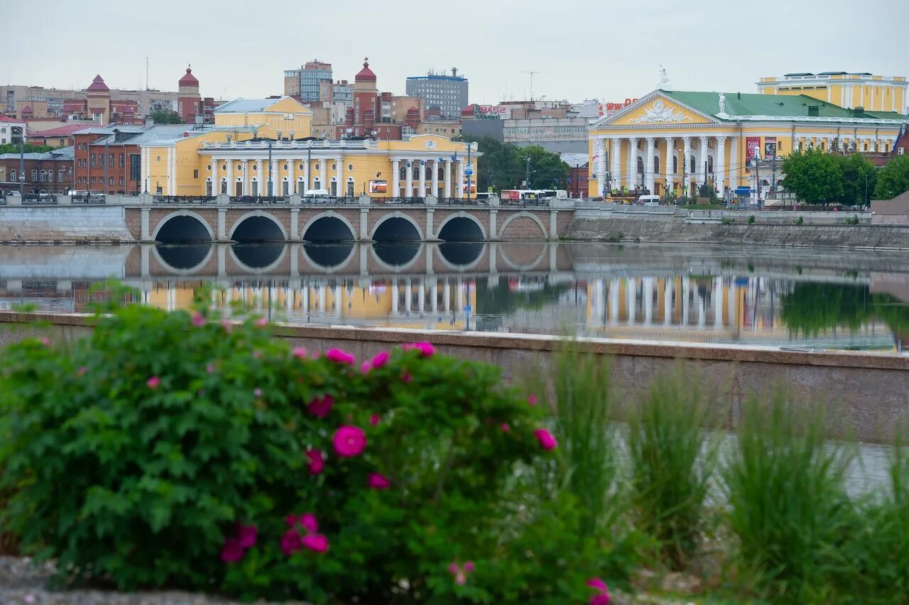 Сток челябинск. Кировка Челябинск река. Челябинск достопримечательности. Памятники архитектуры Челябинска. Челябинск фото города.