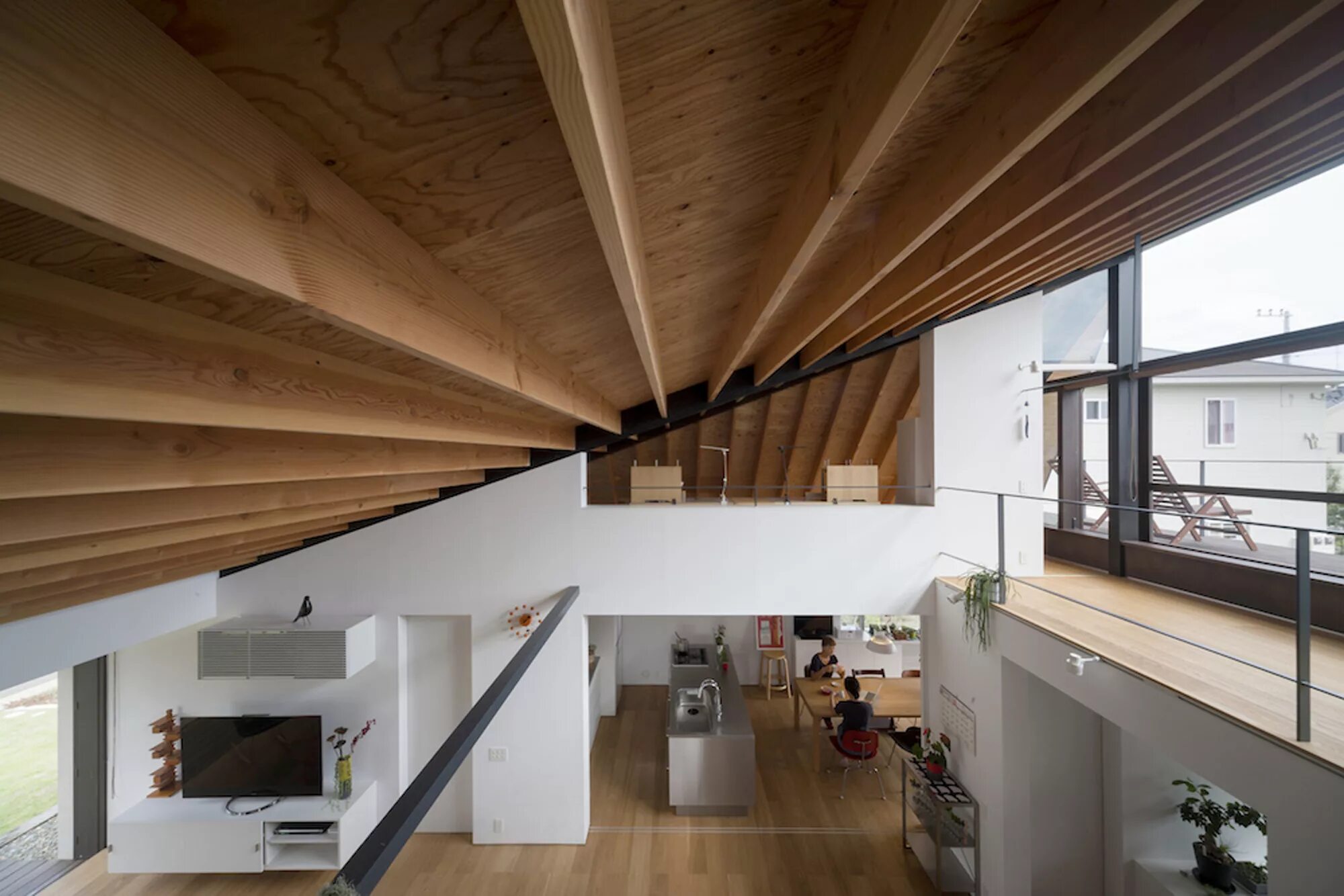 Roof Types for Your Awesome Homes–Complete with the Pros & Cons #MetalRoofing Mo