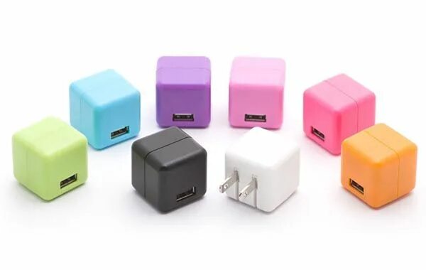 Usb cube. Зарядный куб. Power Bank куб. USB колонка миниатюрная настольная. Купить колонка куб USB.