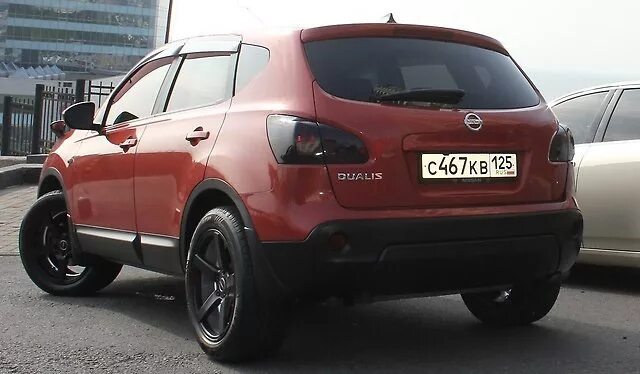 Nissan qashqai диски r18. Колеса ниссан кашкай j10. Ниссан кашкай 2 j10 зад. Ниссан дуалис 2008 диски. 235/55 r17 qashqai.