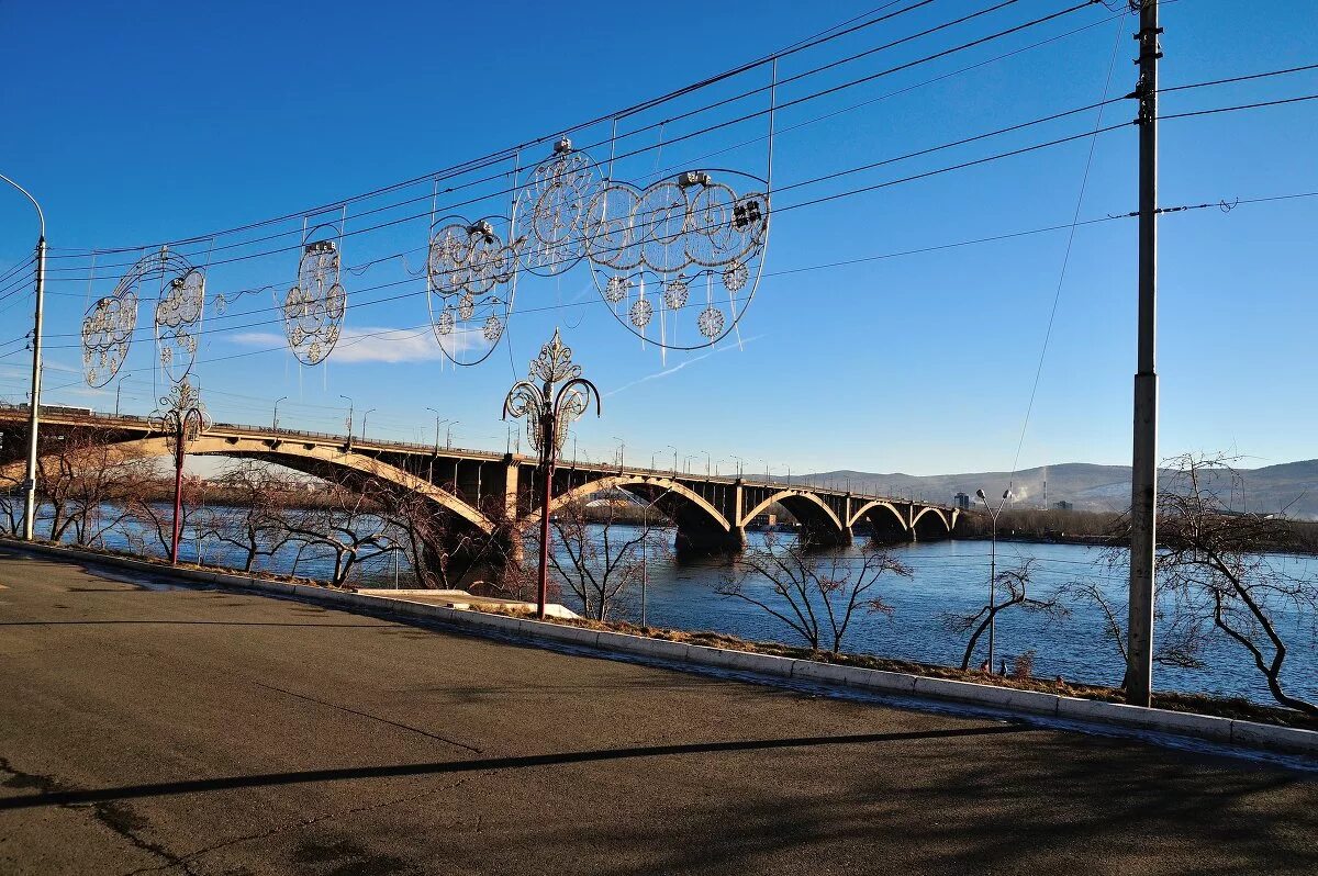 апрель красноярск. весенний красноярск. красноярск завалило снегом. енисей весной красноярск. апрель красноярск.