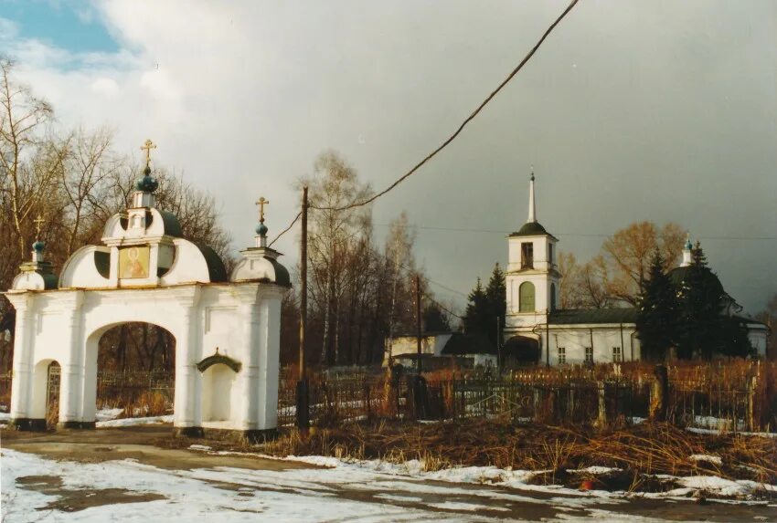 Церковь дмитрия солунского тула. Церковь димитрия солунского, тула. храм дмитрия солунского г.тула. кладбищенской церкви димитрия солунского. чулковское кладбище тула.
