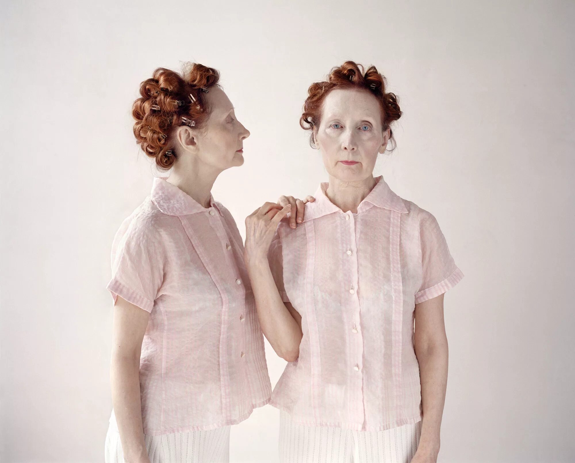 Люси и мария эйлмер с родителями. Идентичные близнецы. Близнецы взрослые. Питер зелевски. Близнецы питер зелевски.