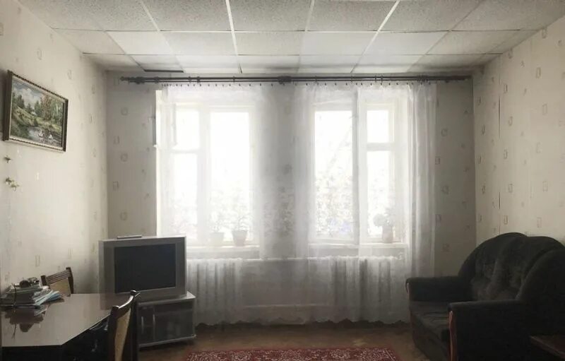 Белорусская 52 брянск фото лома. Квартира сталинка самара. Прихожая в сталинской квартире. 3х комнатная квартира в сталинке. Циан самара.
