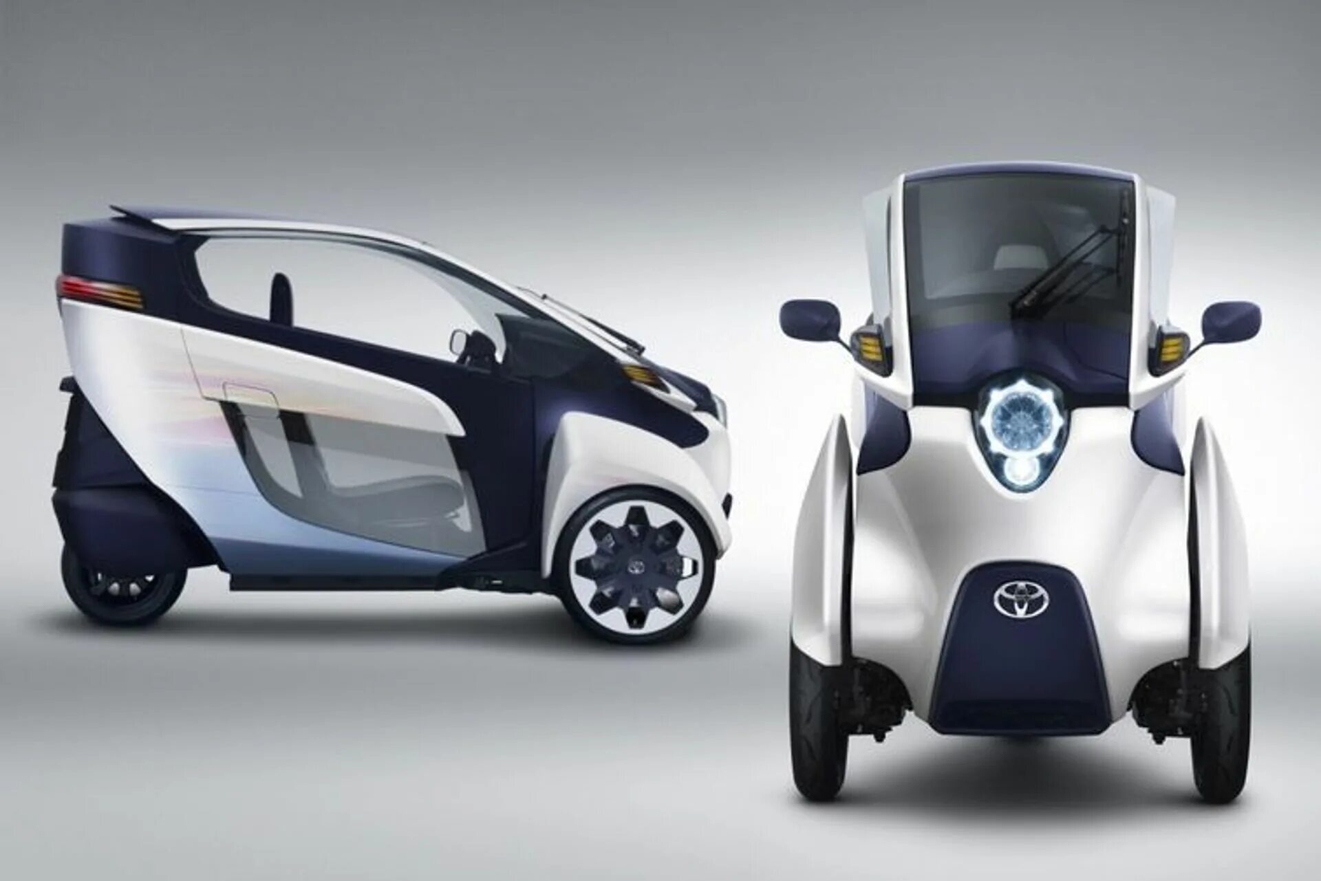 Электро мал. Электромобиль Toyota i-Road. Тойота IROAD. Toyota Electric car 2020. Трехколесный электромобиль Тойота.