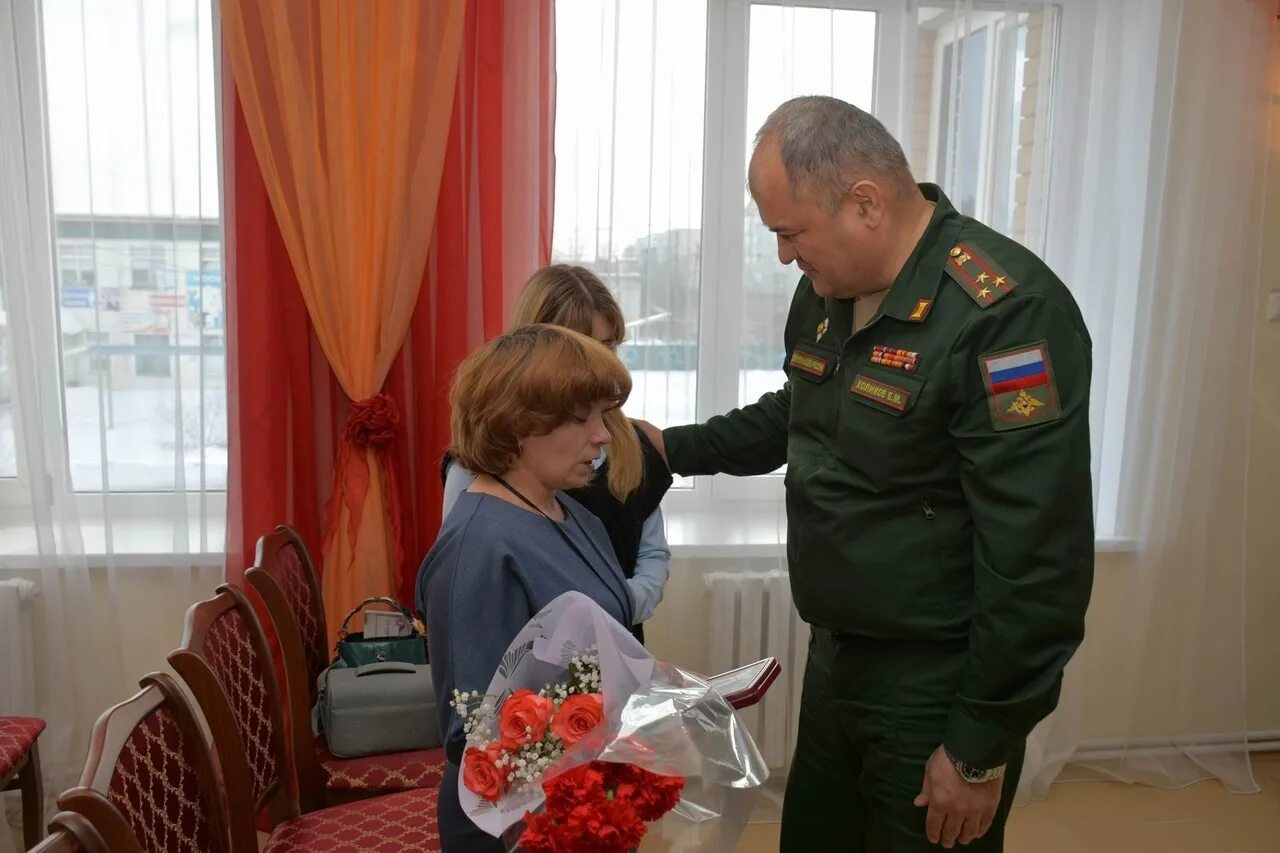 Тв новости сво. Вручение ордена. Наградили военных. Награждение орденом Мужества. Военнослужащие МЧС.