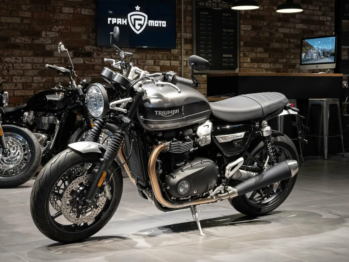 Триумф бонневиль твин. Triumph street twin 2021. Triumph street twin 2022. Triumph speed twin 1200 custom. Triumph street twin 1200.