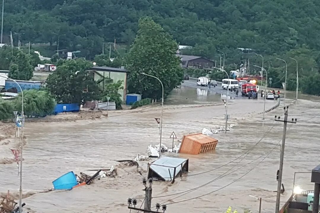 Краснодарский край сегодня видео. Лермонтово Краснодарский край затопило. Наводнение в Краснодарском крае 2021. Лермонтово Краснодарский край 2021 наводнение. Наводнения в Краснодарском крае 2021 лето Туапсинский район.