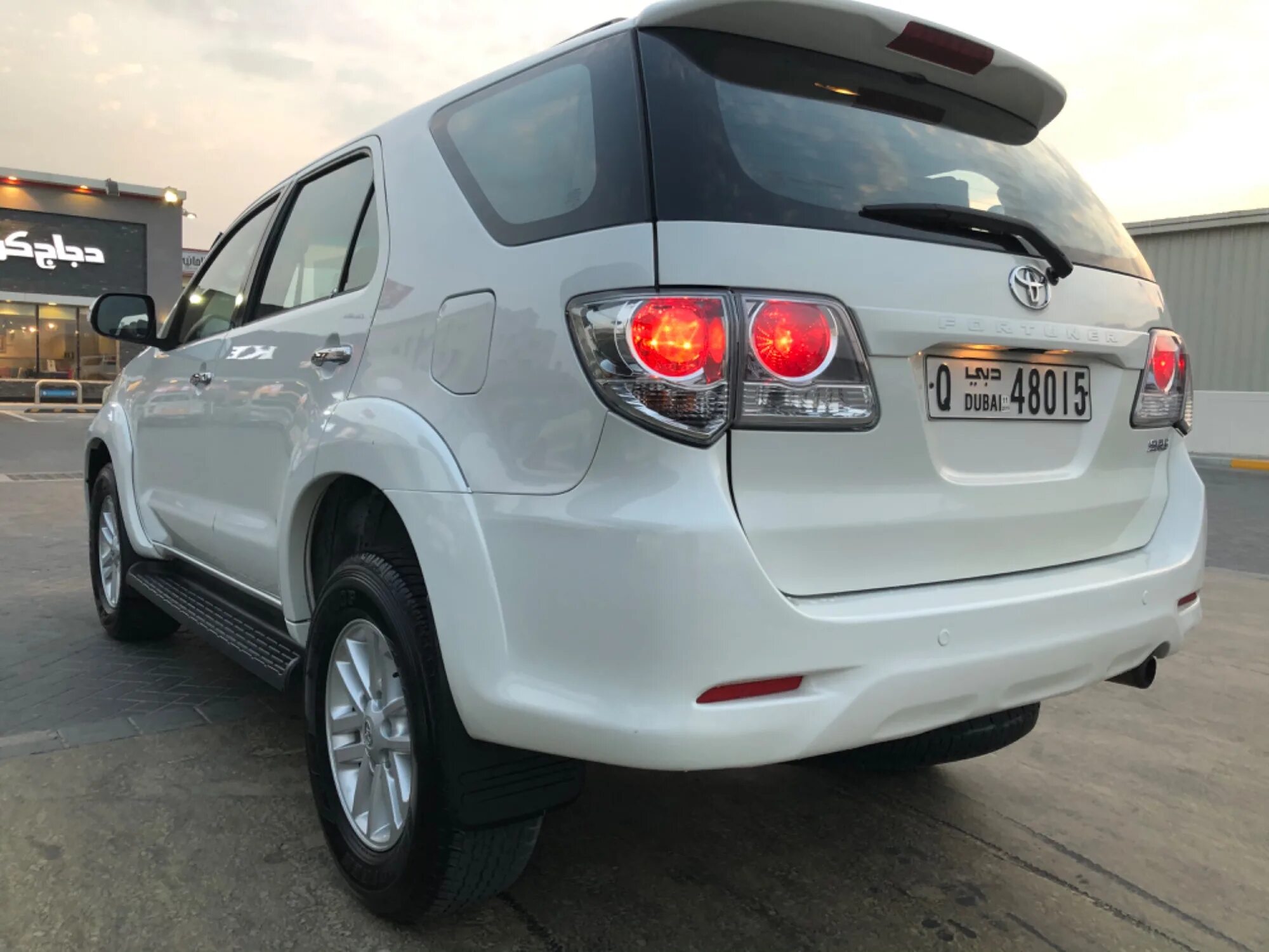 Toyota fortuner 2016. Тойота фортунер 2005. Фара тойота фортунер. Toyota fortuner 2008 ближний свет лампы. Toyota fortuner 2008 tuning.