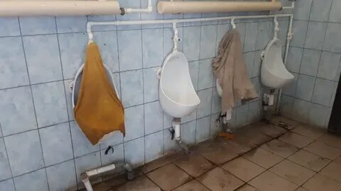 Воняет тряпками