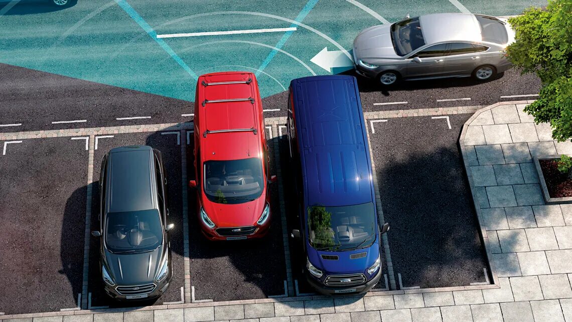 Огни заднего хода на автомобиле. Машина не едет задним ходом. Водитель в машине. Задний ход на перекрестке. Мужчина за рулем.