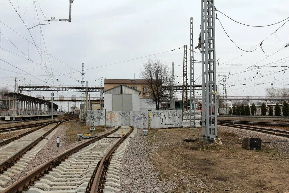 Жд царицыно. Царицыно ЖД станция. Царицыно станция МЖД). Железнодорожная платформа Царицыно. Станция Царицыно ЖД платформы.