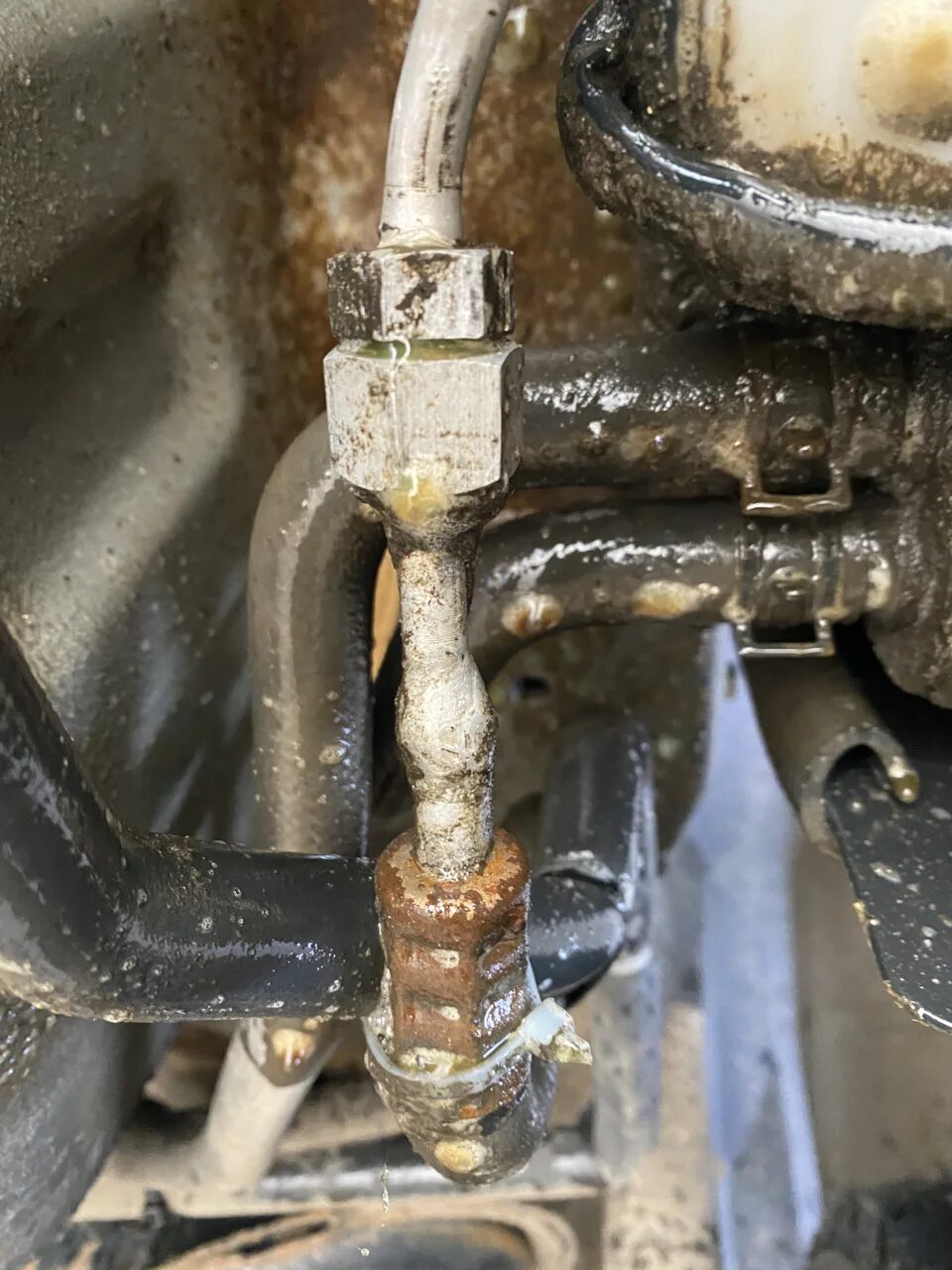 Трубки заднего контура кондиционера тахо 900. Xc90 задний контур кондиционера. Задний контур кондиционера паджеро 4. Трубки кондиционера паджеро 4 заднего контура. Задний контур кондиционера паджеро 4.