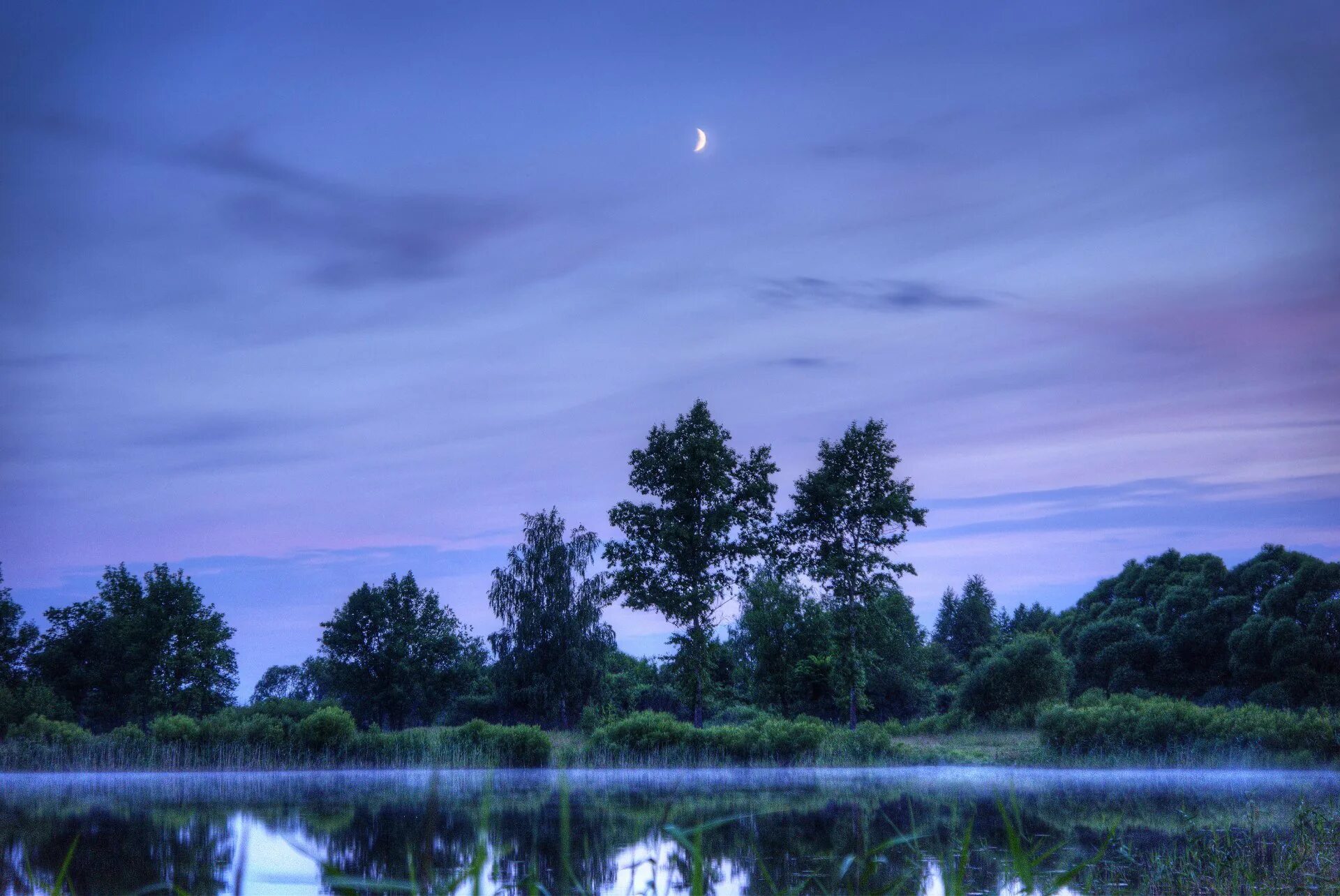 ночь какая ночь. ночью воздух чистый. какая ночь как воздух чист. ночью воздух чистый. синее небо.