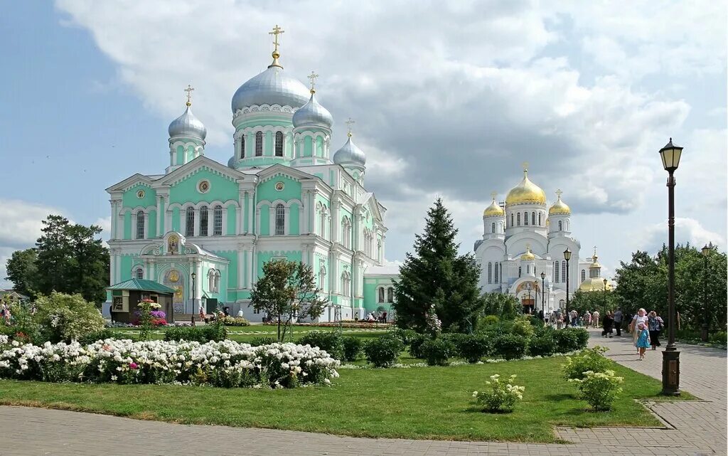 Святое дивеево где находится. Свято-троицкий серафимо-дивеевский монастырь. спасо-преображенский собор серафимо-дивеевского монастыря. дивеево женский монастырь. монастырь серафима саровского в дивеево нижегородской области.
