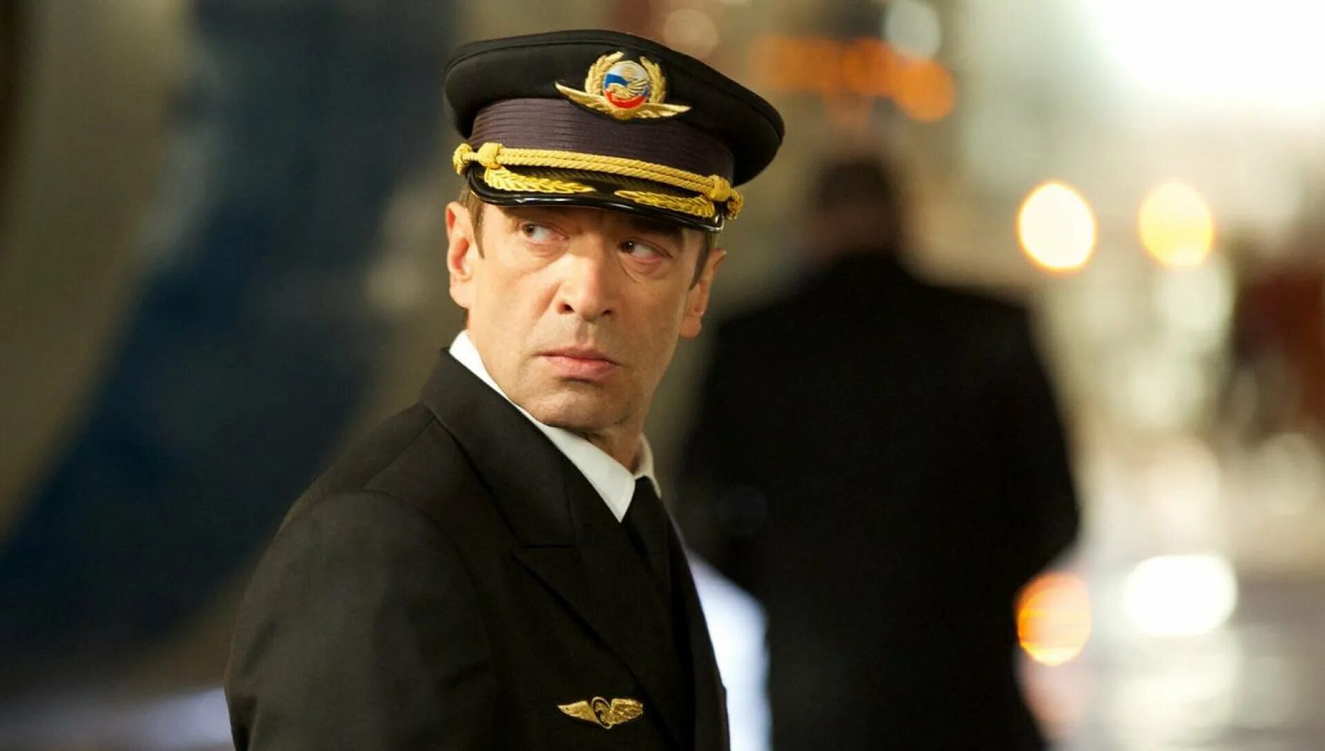 Владимир машков экипаж. Экипаж главные роли. Данила козловский экипаж. Экипаж главные роли. Агне грудите пилот.