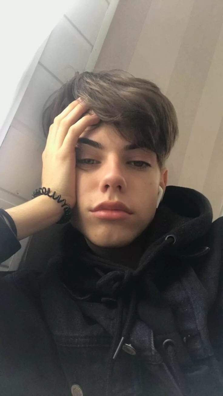 Пин на доске ▪ Style boys Стрижки парней, Прически парней, Красивые парни