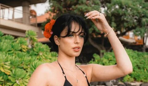 13. 10- Camilla Araujo. 