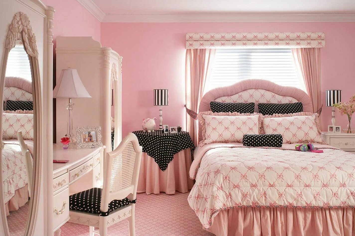 Красивая комната для девочки. Розовая спальня. Комната для девочки в розовых тонах. Спальня в розовых тонах. Спальня в нежно розовых тонах.
