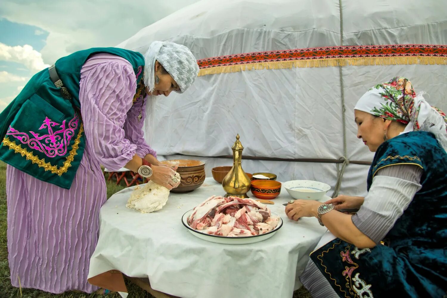 Пост у казахов. Гостеприимство казахов. Казахские блюда. Казахский завтрак. Дастархан.