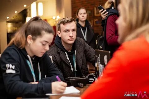 Жизнь официальных людей