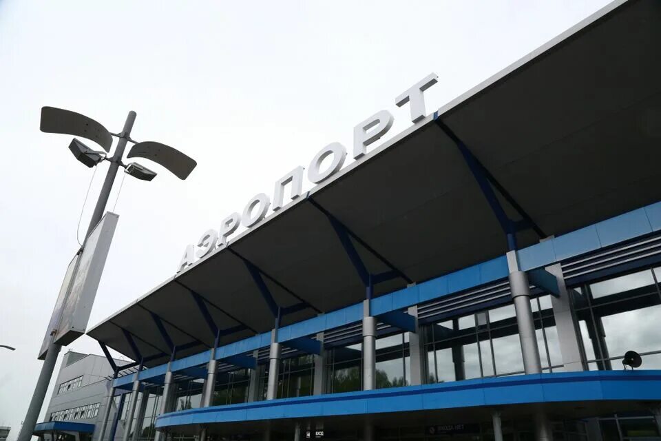 Рейсы богашево томск. Аэропорт томск новый терминал. Аэропорт богашево самолеты. Рейсы богашево томск. Аэропорт богашево.