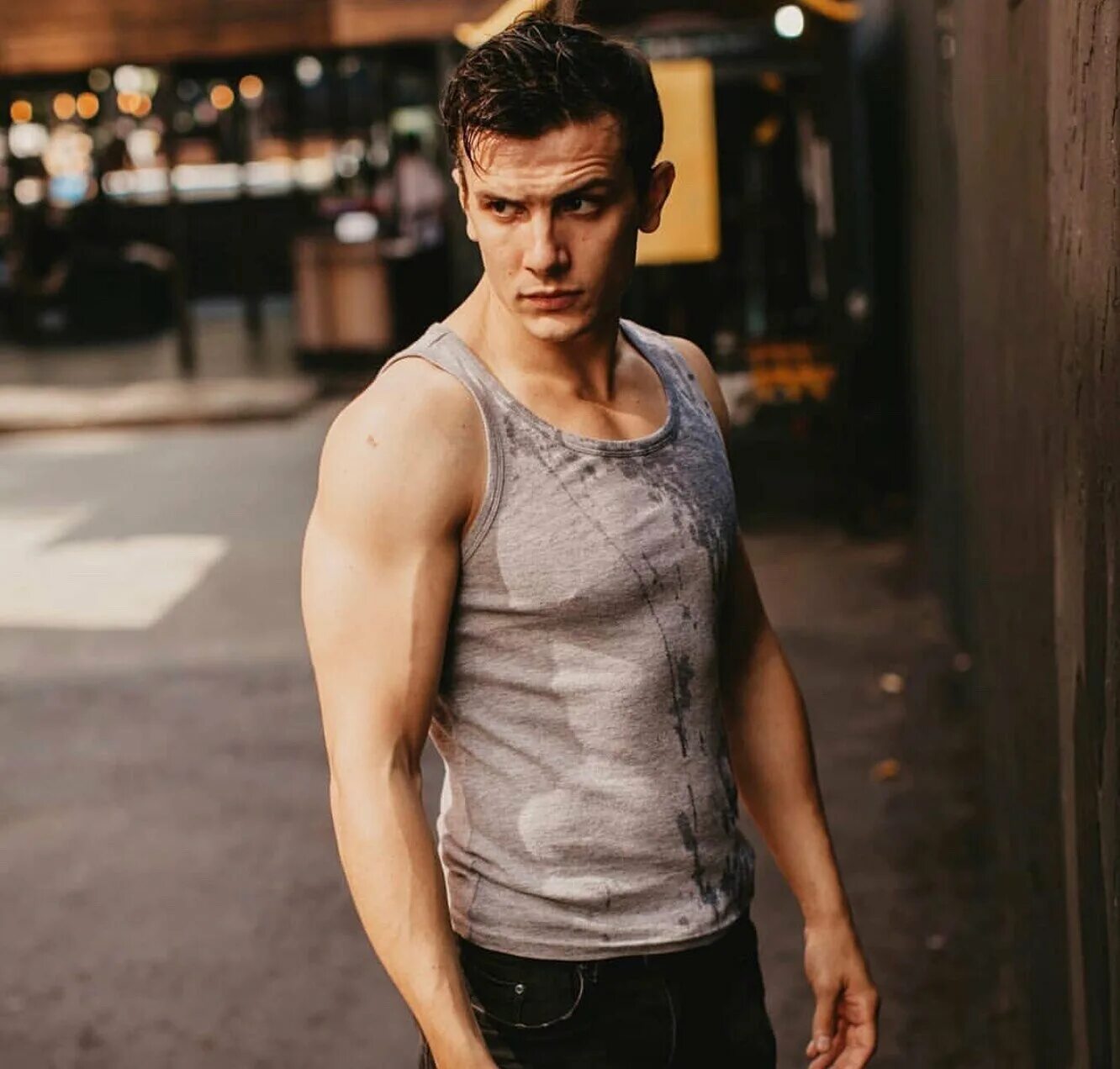 Группа nю юрий николаенко. Vesna 305 юрий николаенко. Улыбашка николаенко. Юрий николаенко сериал улица. Группа nю юрий николаенко.