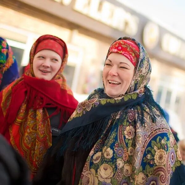 Платок на Масленицу. Платок доч Мсленицы. Пдатуи на Масленицу. Цветные платки на Масленицу. Красивый платок на масленицу