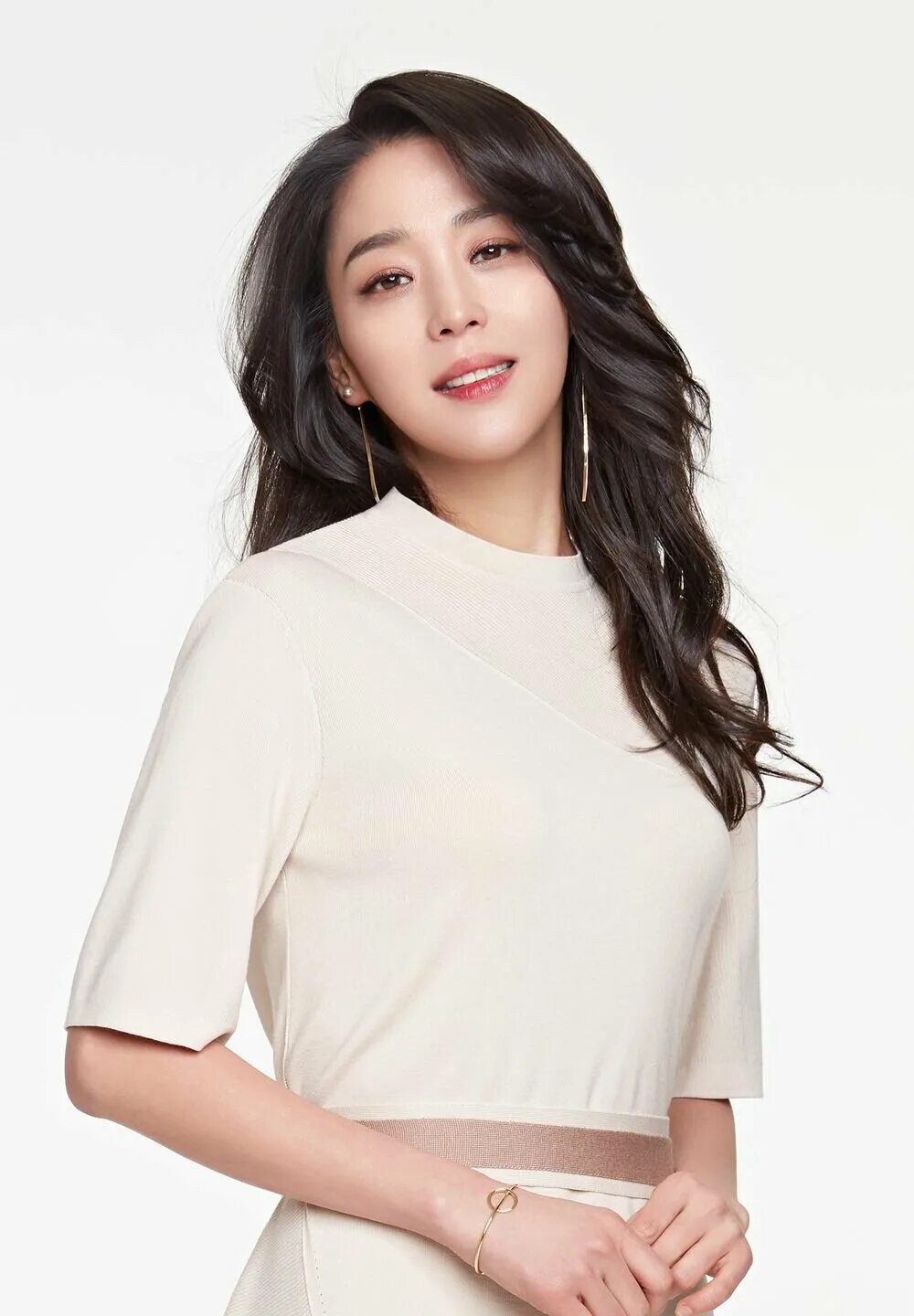 Хан ын-ттым я знаю но. Лоу хан гоу. Хан го. Хан го. Хэкен хан актриса.