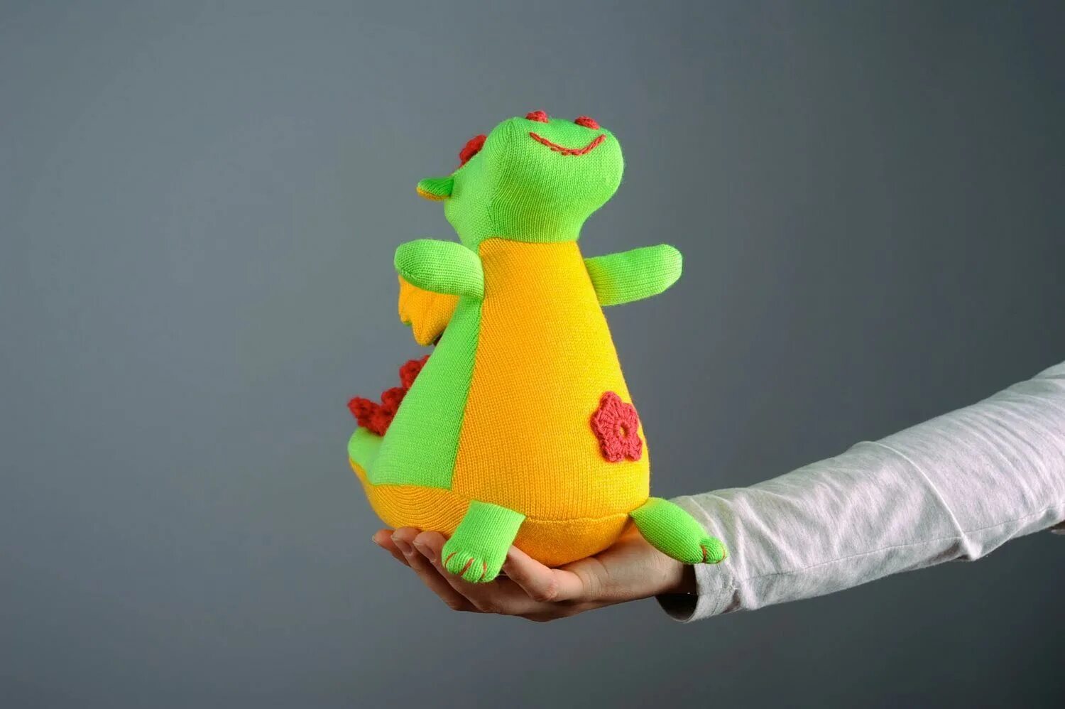 Ручка дракоша. Мягкая игрушка дракоша. дракон на руку игрушка. мягкая игрушка дракоша злой. дракоша игрушка антистресс.