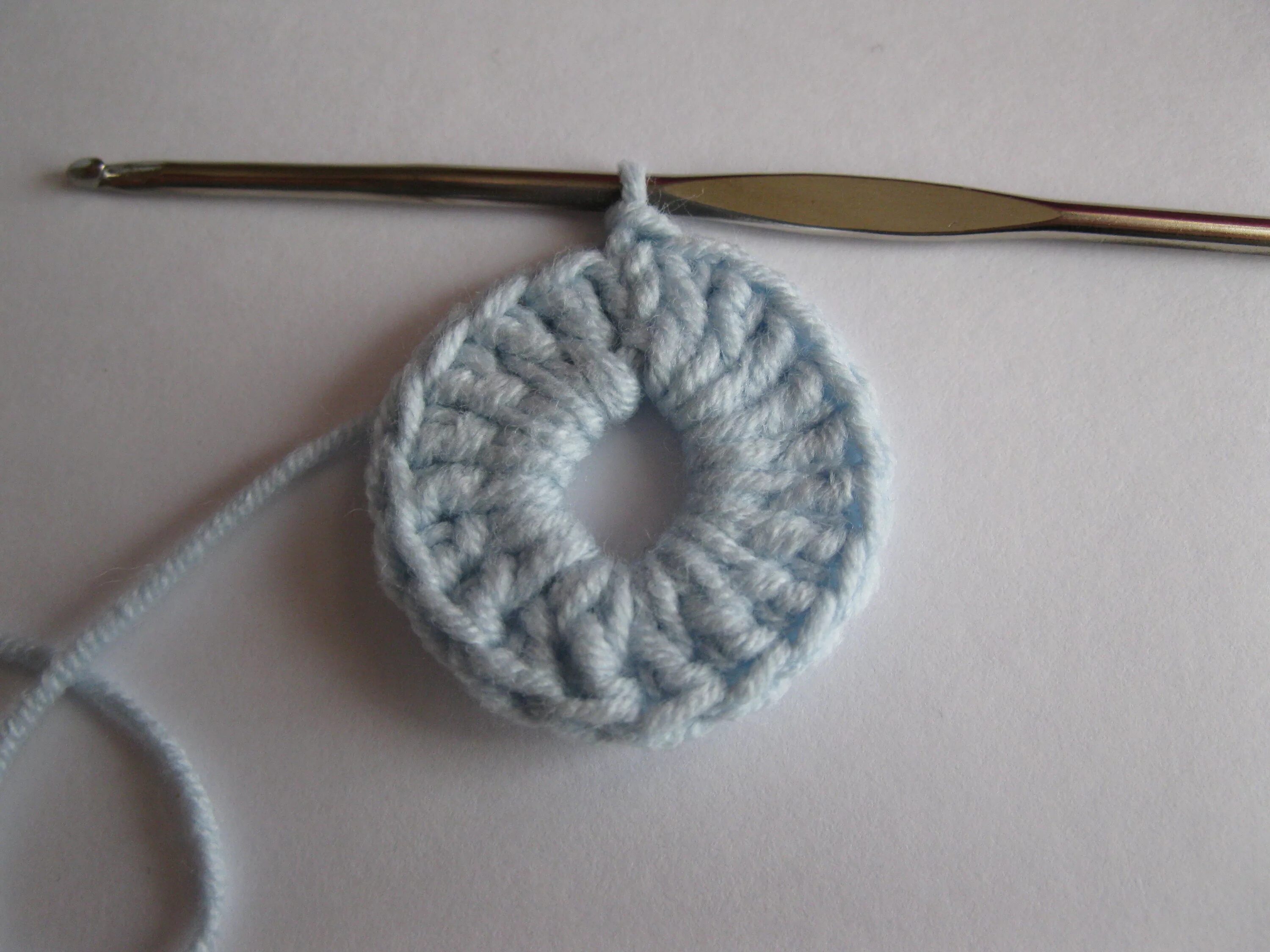 вязание круга без шва. вязание круга без шва. лайфхаки для вязания крючком. крючком по кругу без шва. круговое вязание крючком.