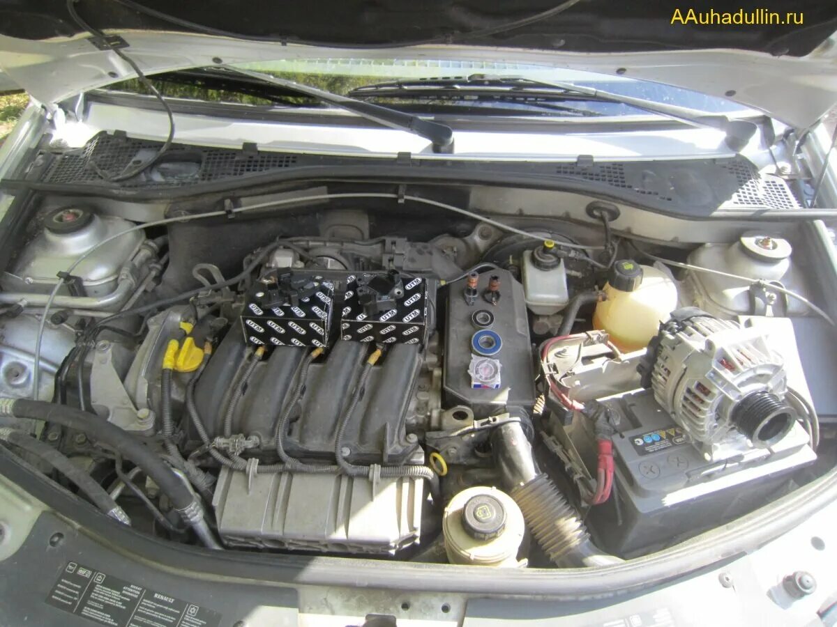 Стучат тросы ручного тормоза рено дастер. 5л. Двигатель рено логан. Рено логан и лада калина. Логан шум.