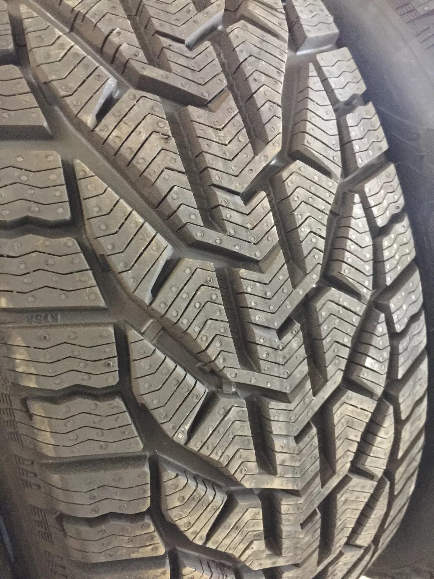 Зимняя нешипованная резина тигар. 225/45 r17 tigar winter 94h. Tigar touring 135/80 r13 70t. Зимняя нешипованная резина тигар. 185/60 r15 88t tigar winter xl.