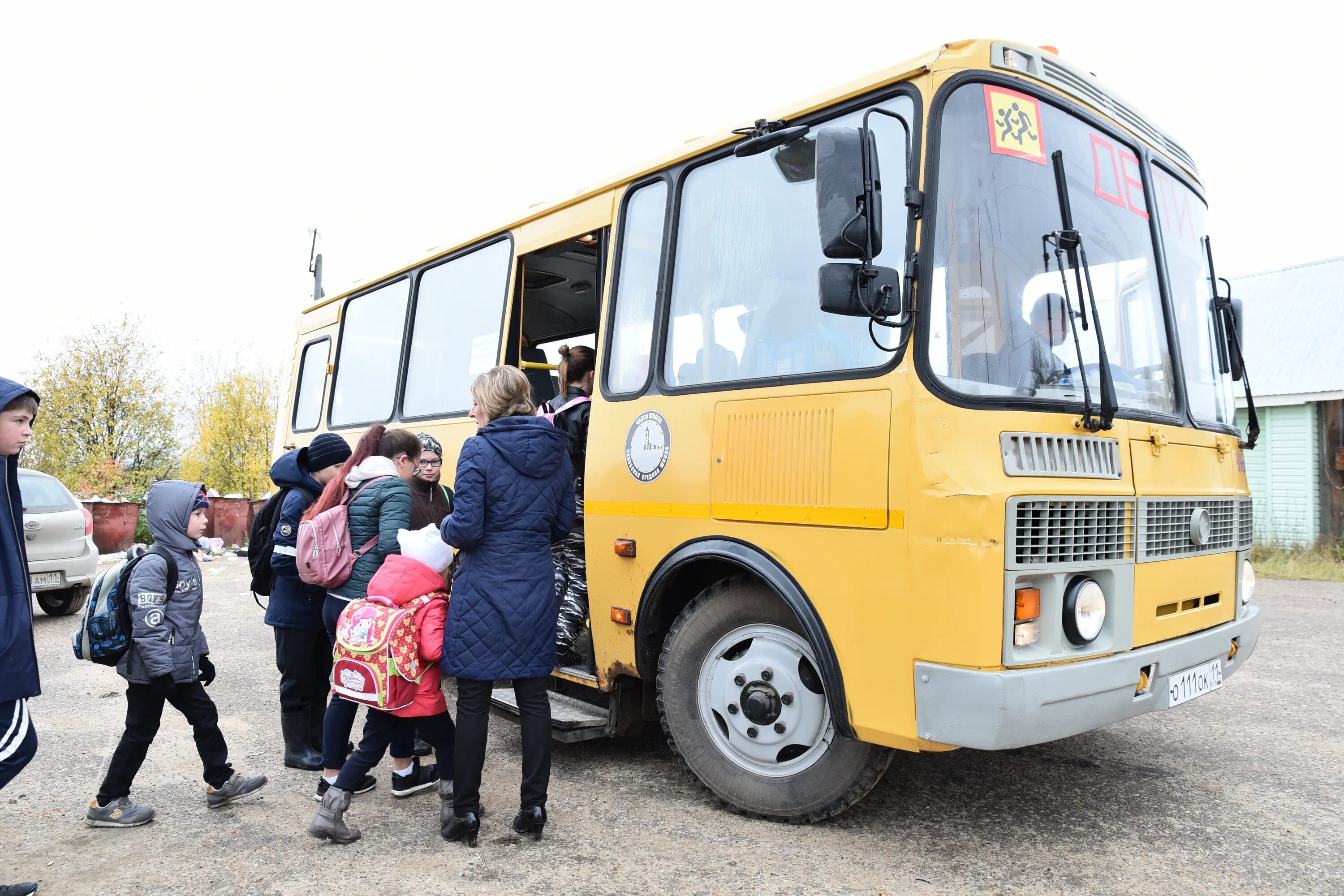 Автобусы дети новый. Автобус для детей. Школьный автобус дети. Автобус для перевозки детей. Школьные автобусы в России.
