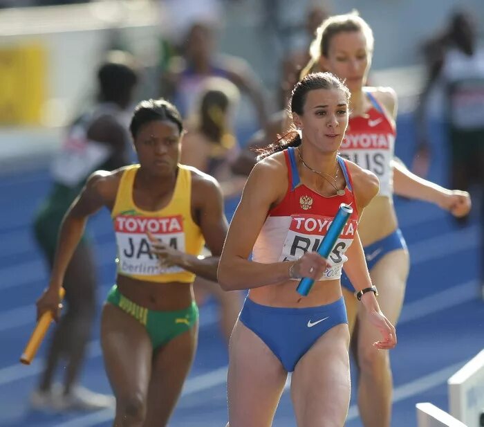 Советские девушки. Relay race. Лысая в платье. Именины сегодня 4 июня. 4 июня женщина.