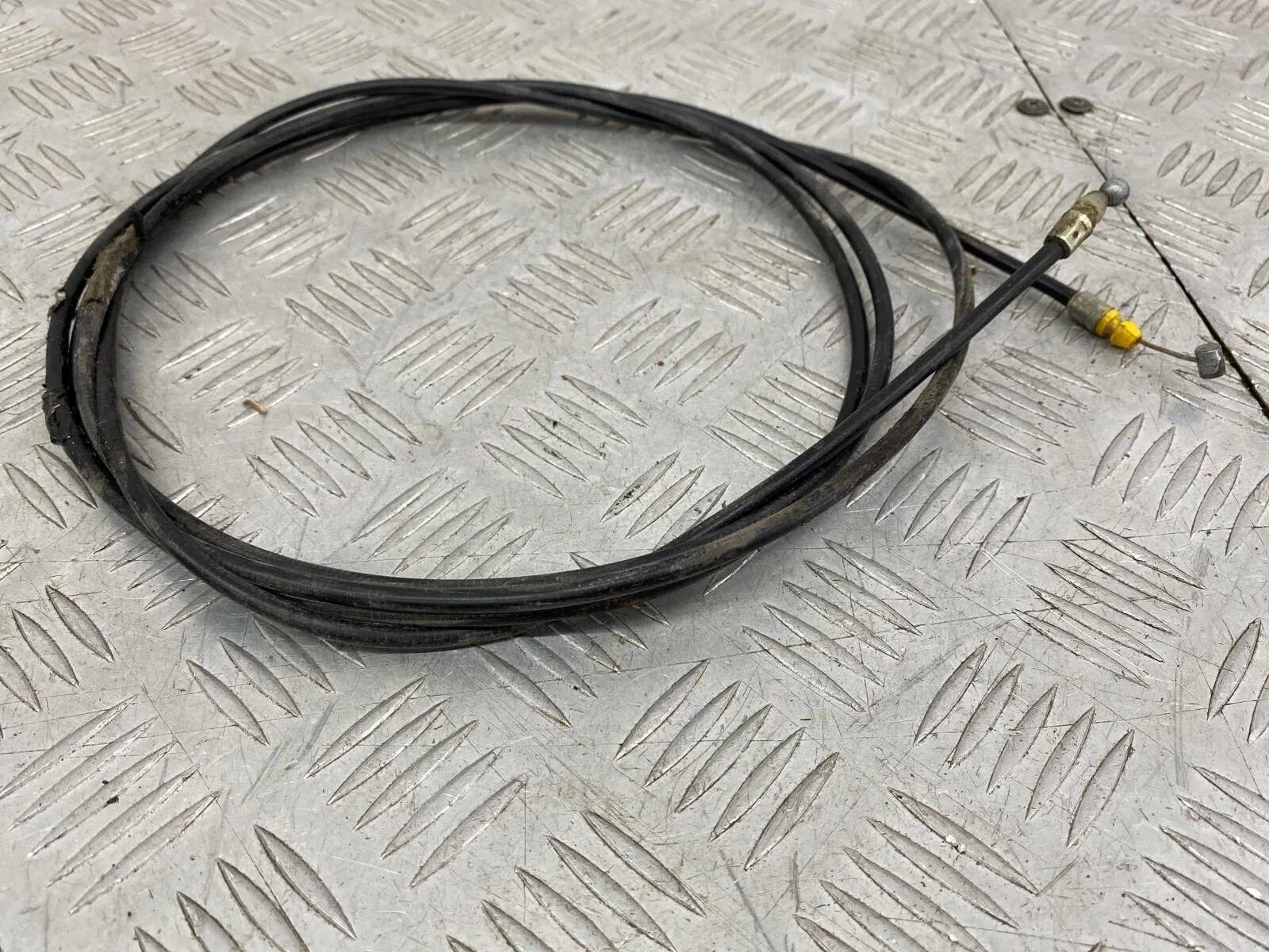 Тросик капота дэу матиз. 8 артикул. Тросик копота део матиз. Трос капота дэу матиз 0. 8 2005.