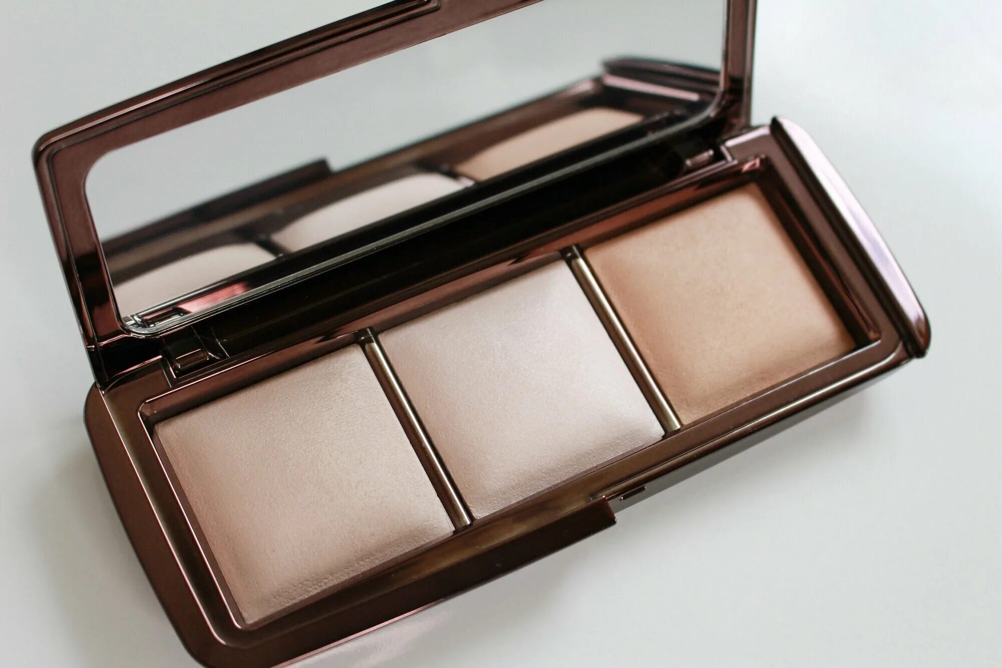 Hourglass ambient lighting palette volume 2 палетка для макияжа лица. Hourglass палетка для лица. Hourglass ambient lighting palette. Палетка аургласс для лица. Hourglass палетка 6.