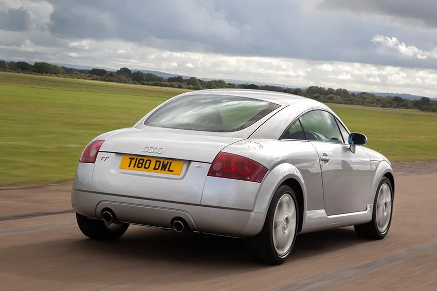 Audi tt 1. Первая ауди тт. Audi tt 1. Audi tt 8n coupe. Ауди первое поколение купе.